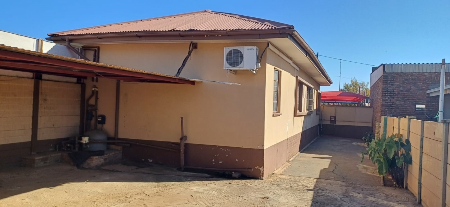 Commercial Property for Sale in Freemanville North West